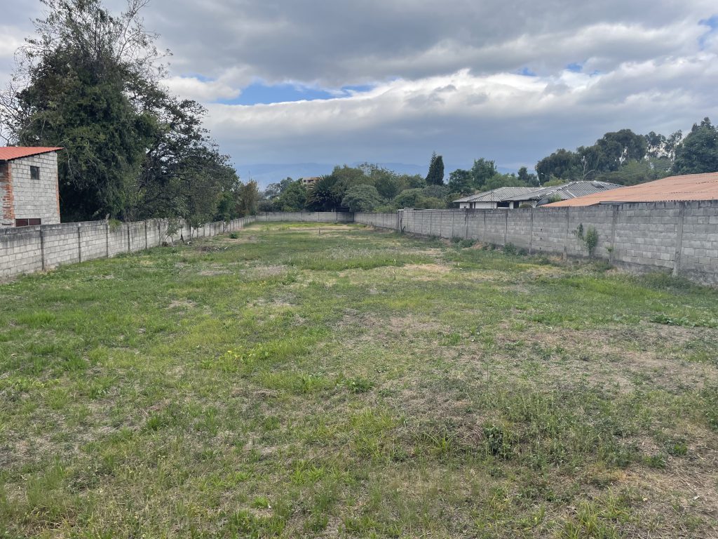 Vista del terreno en estado inicial antes de la urbanización del proyecto terminado Nuvo La Armenia.