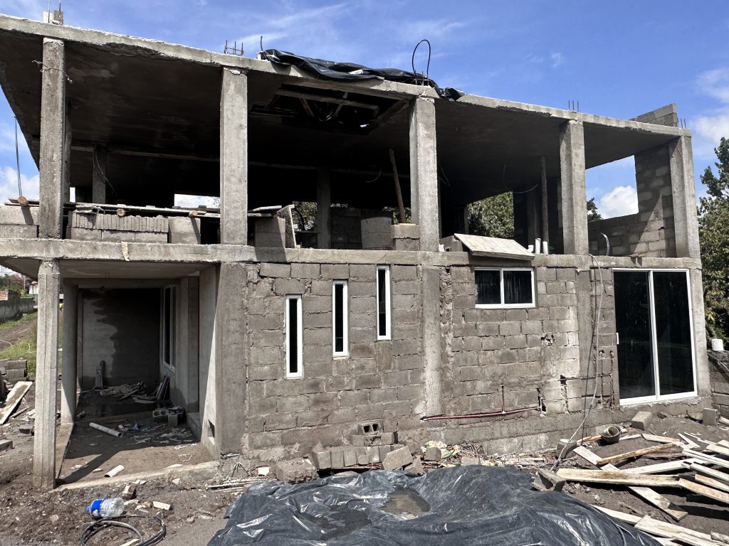 Edificio en obra gris de desarrollo multifamiliar en el proyecto terminado Nuvo La Armenia.