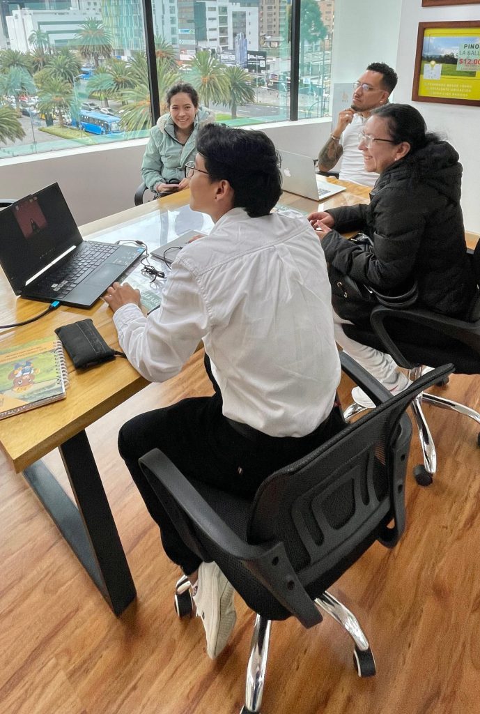 Equipo de BCI colaborando y demostrando experiencia en asesoría jurídica constructora inmobiliaria y proyectos.