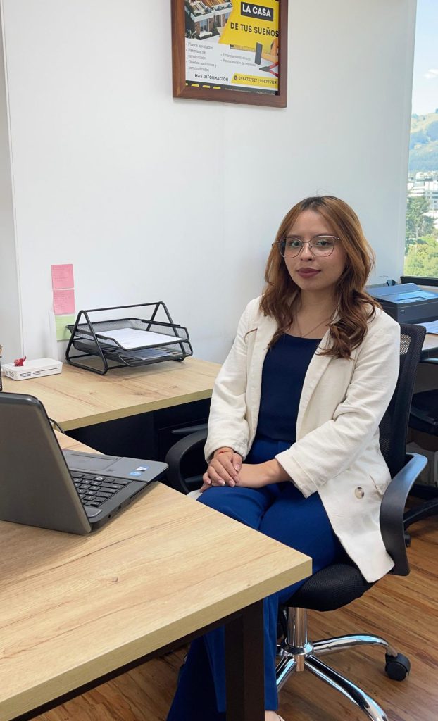 Foto de Valeria Valeria Montoya parte del departamento contable de BCI inmobiliaria