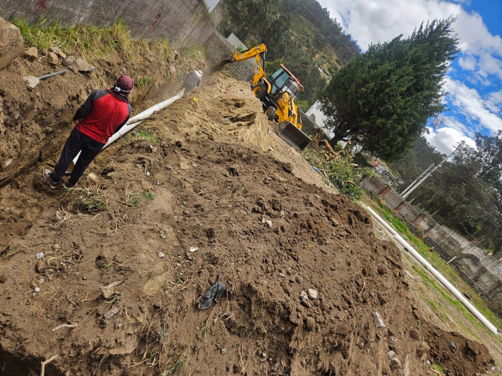 Maquinaria para alcantarillado en inversión exclusiva Miranda plusvalía.
