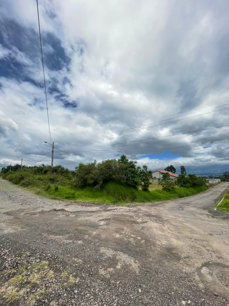 Vista de acceso vial y entorno del proyecto de terrenos plusvalía Bosques La Salle I.