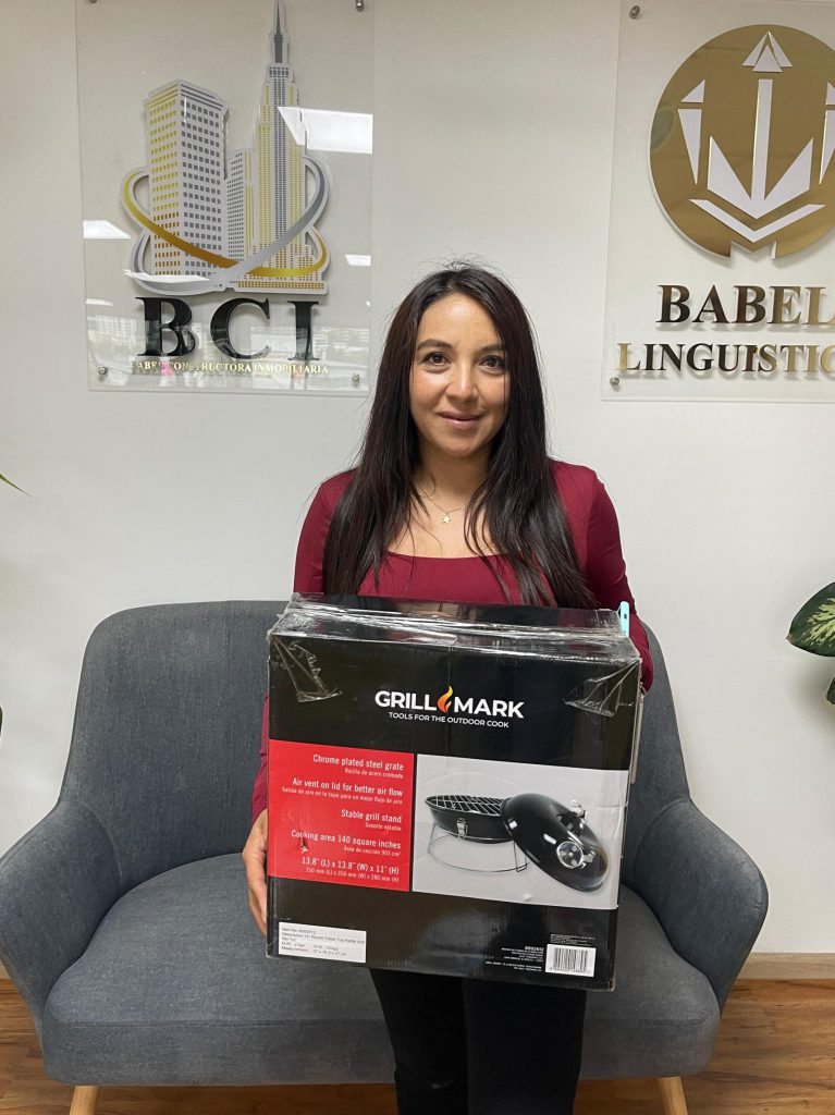 Testimonio cliente 6 Cliente feliz con la entrega de su proyecto y regalo de BCI, prueba de calidad y confianza.